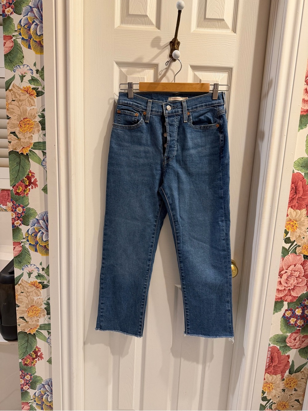 Levi's Blue Wedgie Straight Cropped Ankle Jeans
